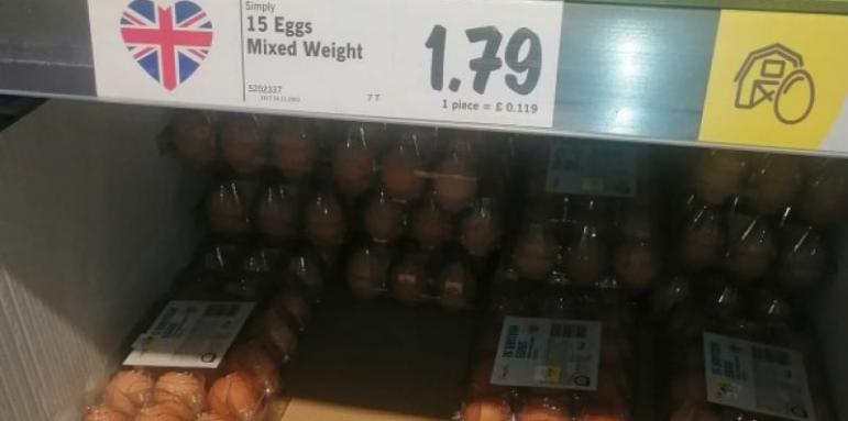 Луд гняв заради цената на яйцата в Англия. Шокираща разлика